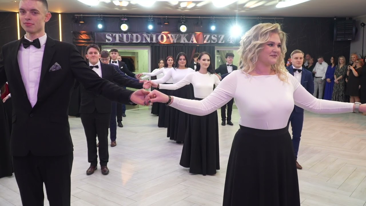 Studniówka ZSZ nr 4 w Ostrołęce- polonez