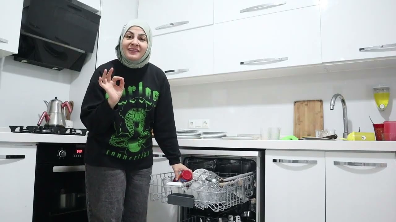 اني شمسويه لهذن اخواتي ليش هيج يحجن عليه