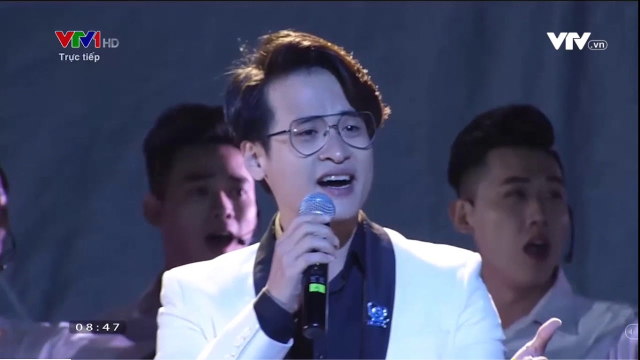 S&Aacute;NG M&Atilde;I NGỌN LỬA TRẦN VĂN ƠN