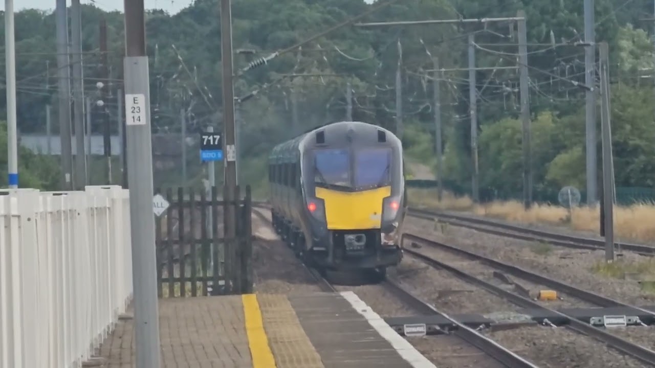 Trains at Brookmans Park [LNER] - 17/07/23