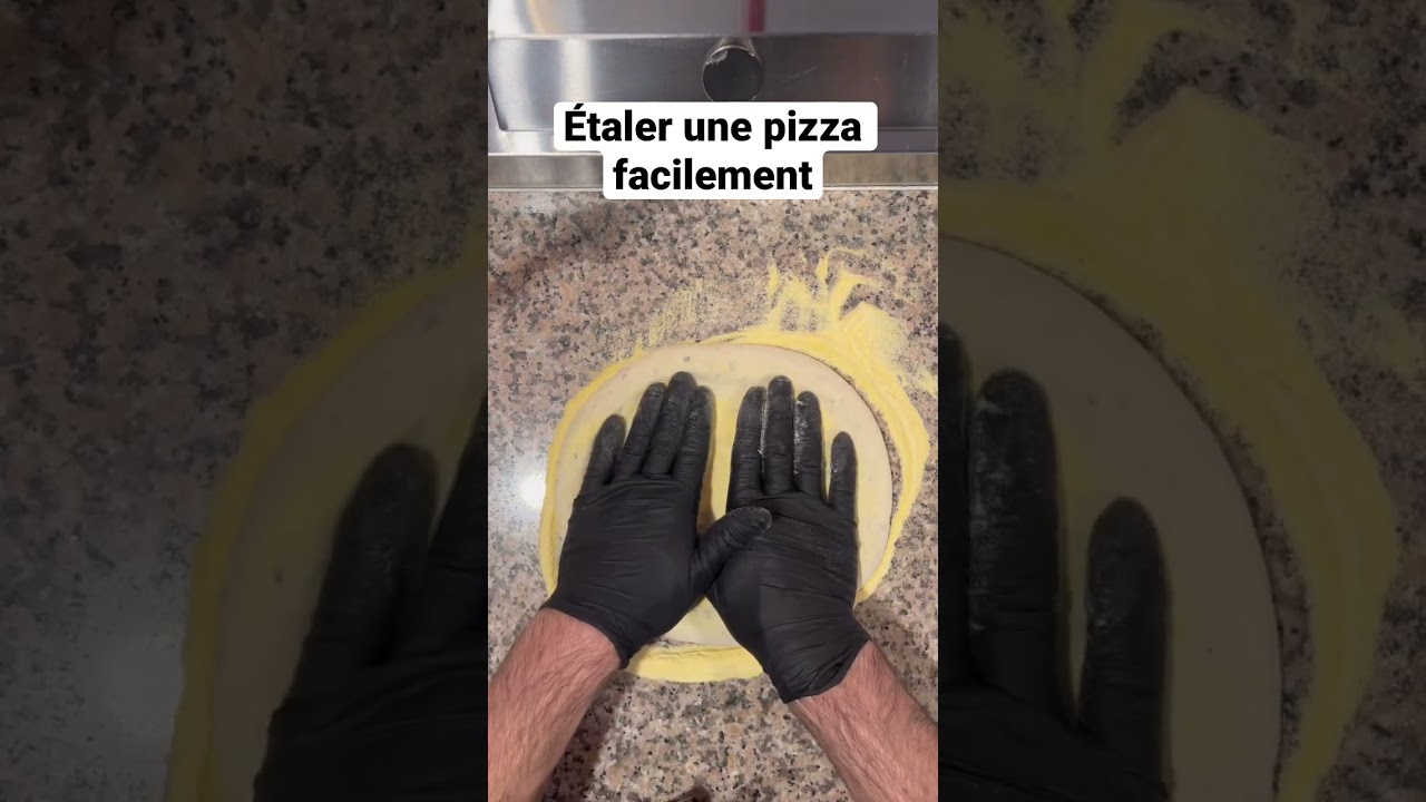 &Eacute;taler une pizza &agrave; la maison #championdumonde #pizza #tutopizza