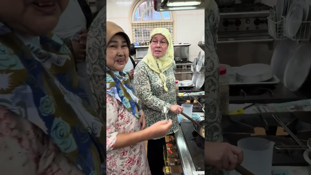 Tengku Ampuan Pahang Tunjuk Cara Masak Singgang Bilis