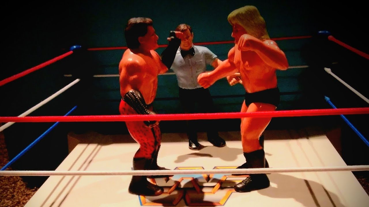 Playing With My Vintage LJN Fling 'Em Sling 'Em WWF Wrestling Ring from 1985!