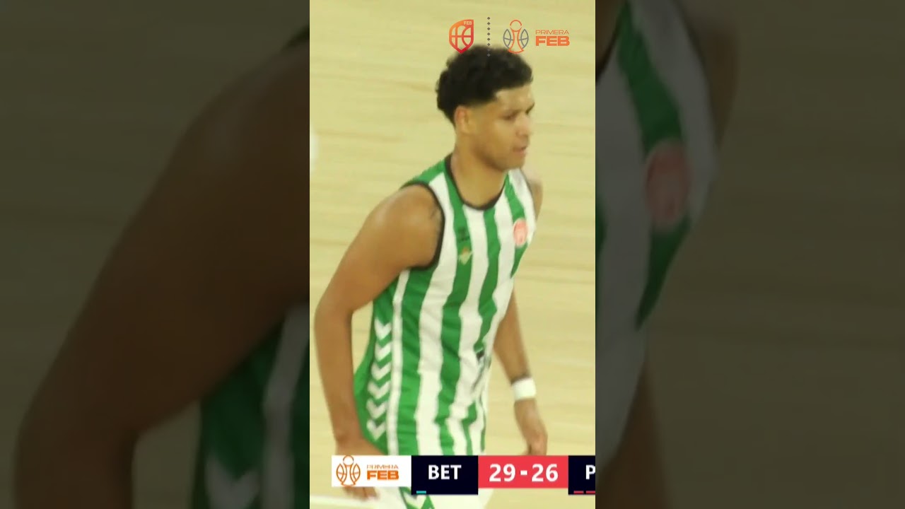 Primera FEB |  &iexcl;Por los suelos! Mark Hughes firma una de las canastas de la temporada