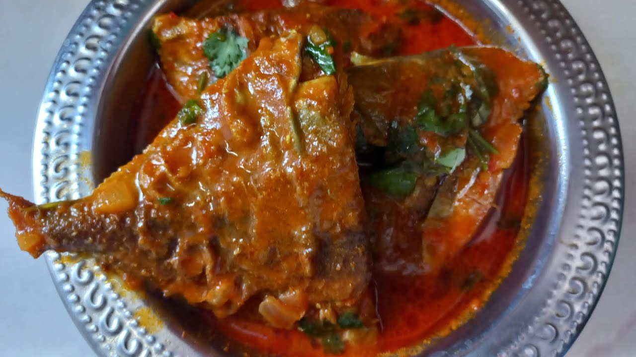 Spicy Pamphlet Fish Curry Recipe | Andhra Style Chepala Pulusu | Authentic Chenduva Fish Curry