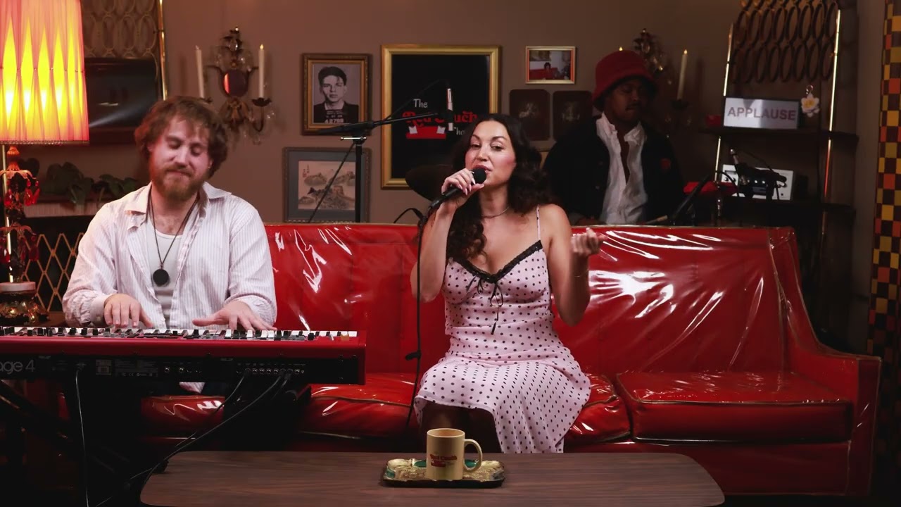 Sophia Galaté - For My Own Entertainment (Stripped - live on the red couch)