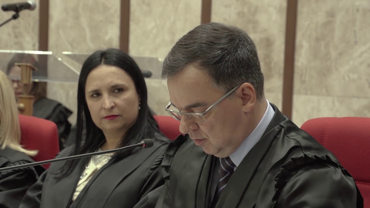 Osni Cardoso Filho toma posse como desembargador do TRF4