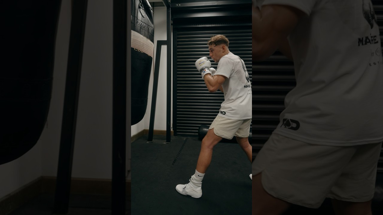 Pro Boxer Heavy Bag Work