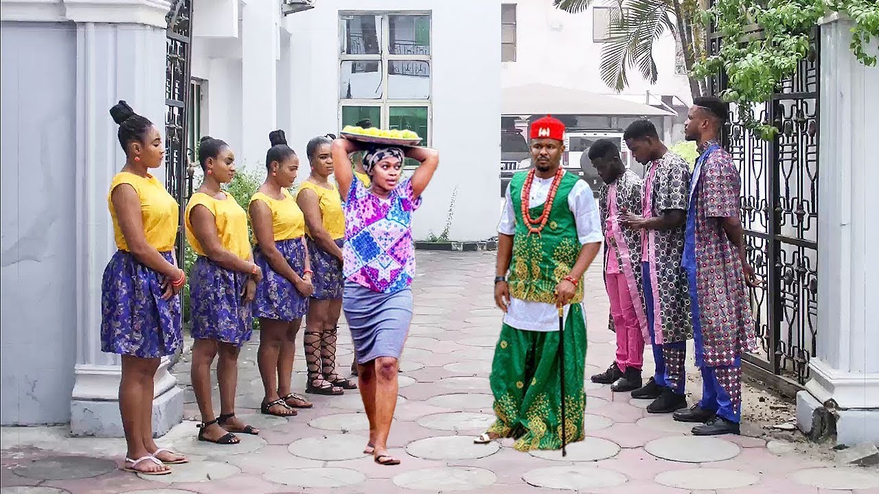 All D Palace Servants Looked At D Prince As He Was Admiring The Poor Fruit Seller Dt Came 2 D Palace