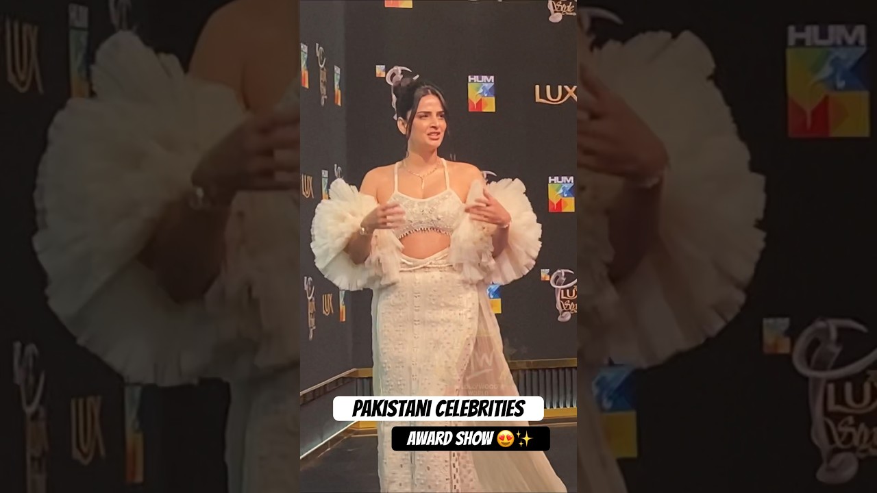 Saba Qamar, Hiba Bukhari, Maya Ali & many pakistani celebrities at award show | pakistani actress