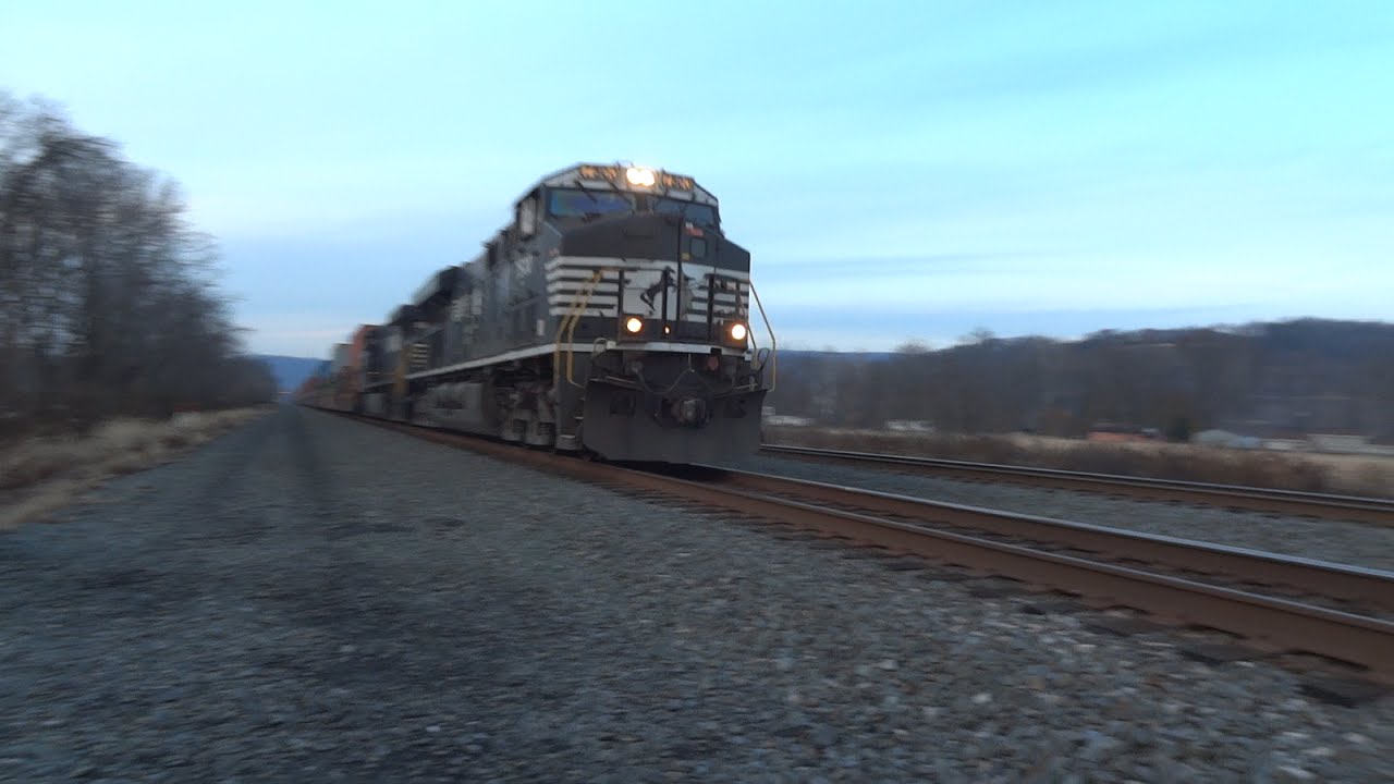 Trains on November 16, 2013 at Bretz Lane
