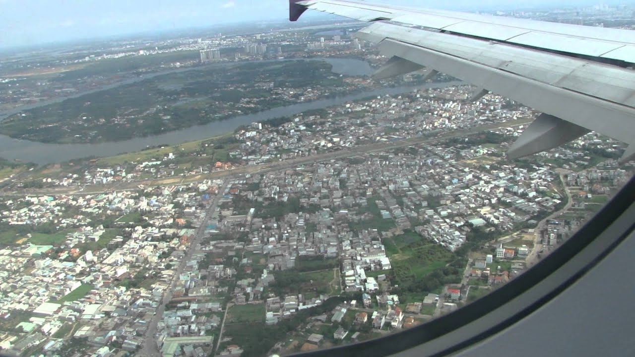 Vietnam, Landing at Ho Chi Minh City International Airport, april 2012