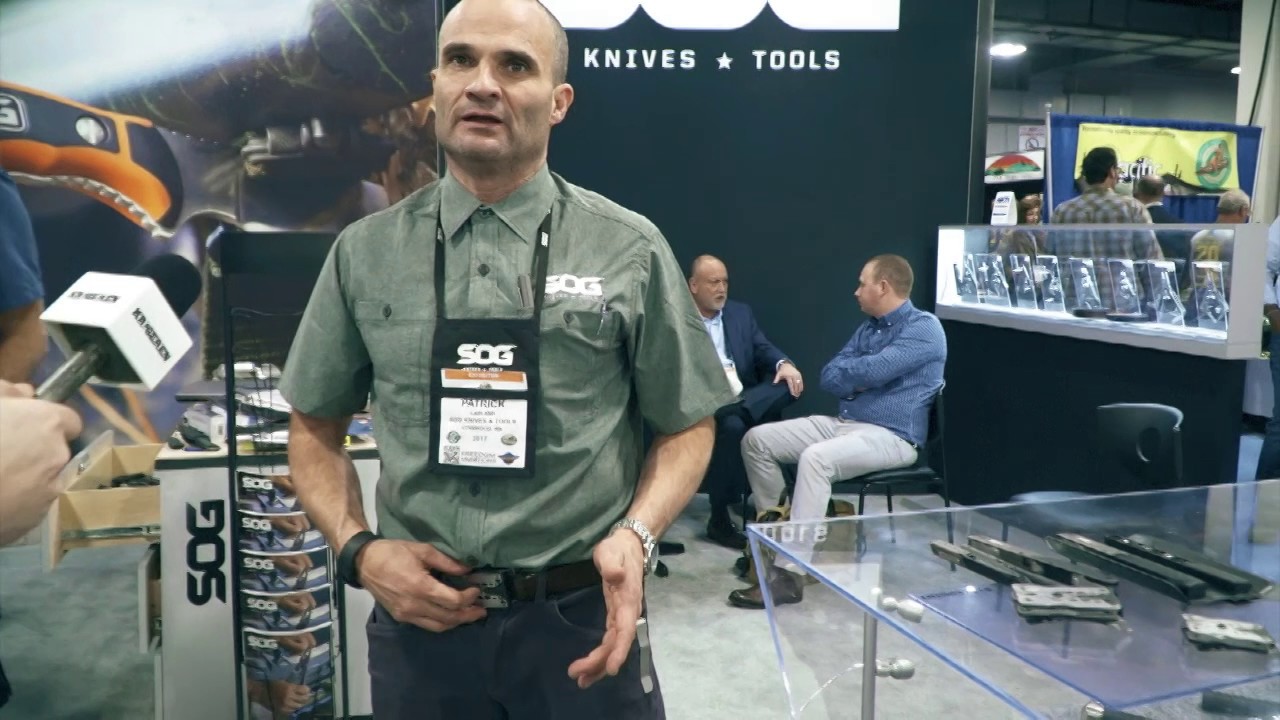 SOG @ Shot Show 2017 - Showing the new products Sync 1 and Sync 2