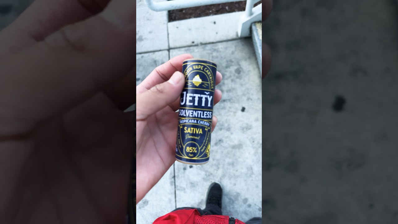 Have y&rsquo;all tried Jetty Solventless Wax before 🍯 #recommended #420 #420blazeit #subscribe