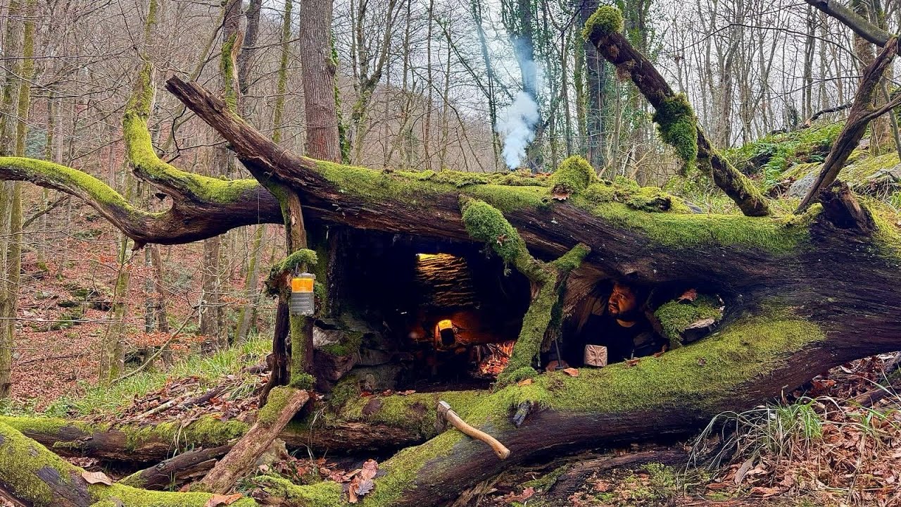 Кемпинг Bushcraft Shelter; Строительство секретных убежищ для выживания под упавшим деревом