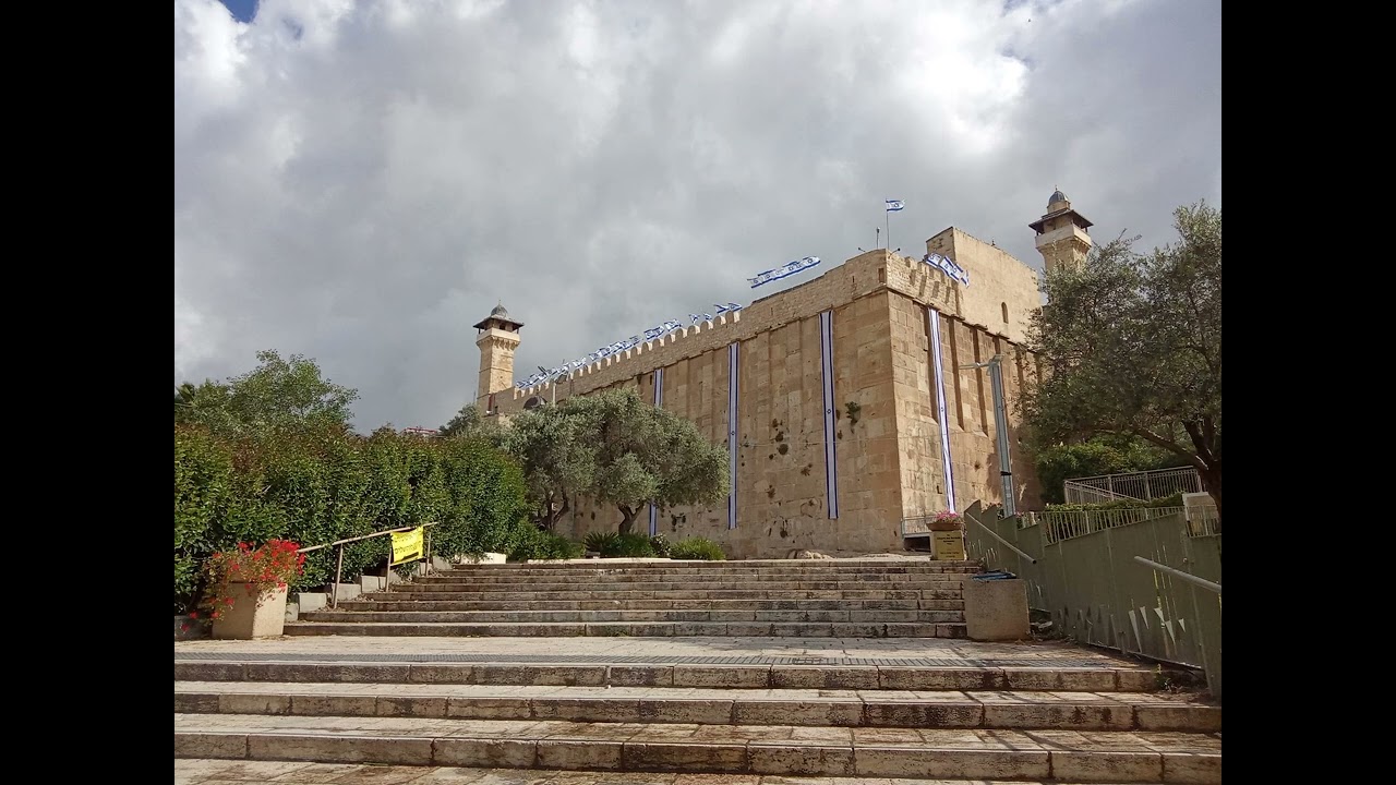 מכלכל חיים בחסד
