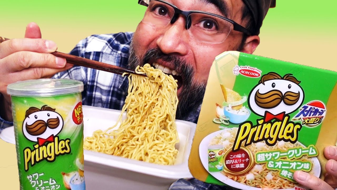 Pringles Chips Mixed into Yakisoba Stir Fried Noodles!