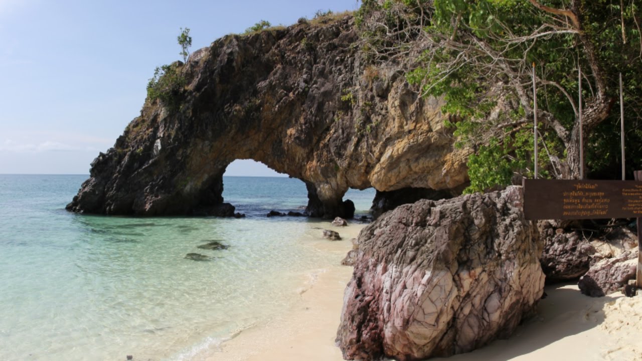 Traveling to Koh Lipe. 2 Days in Satun Thailand เกาะหลีเป๊ะ สตูล. Markets, Islands & Street Food