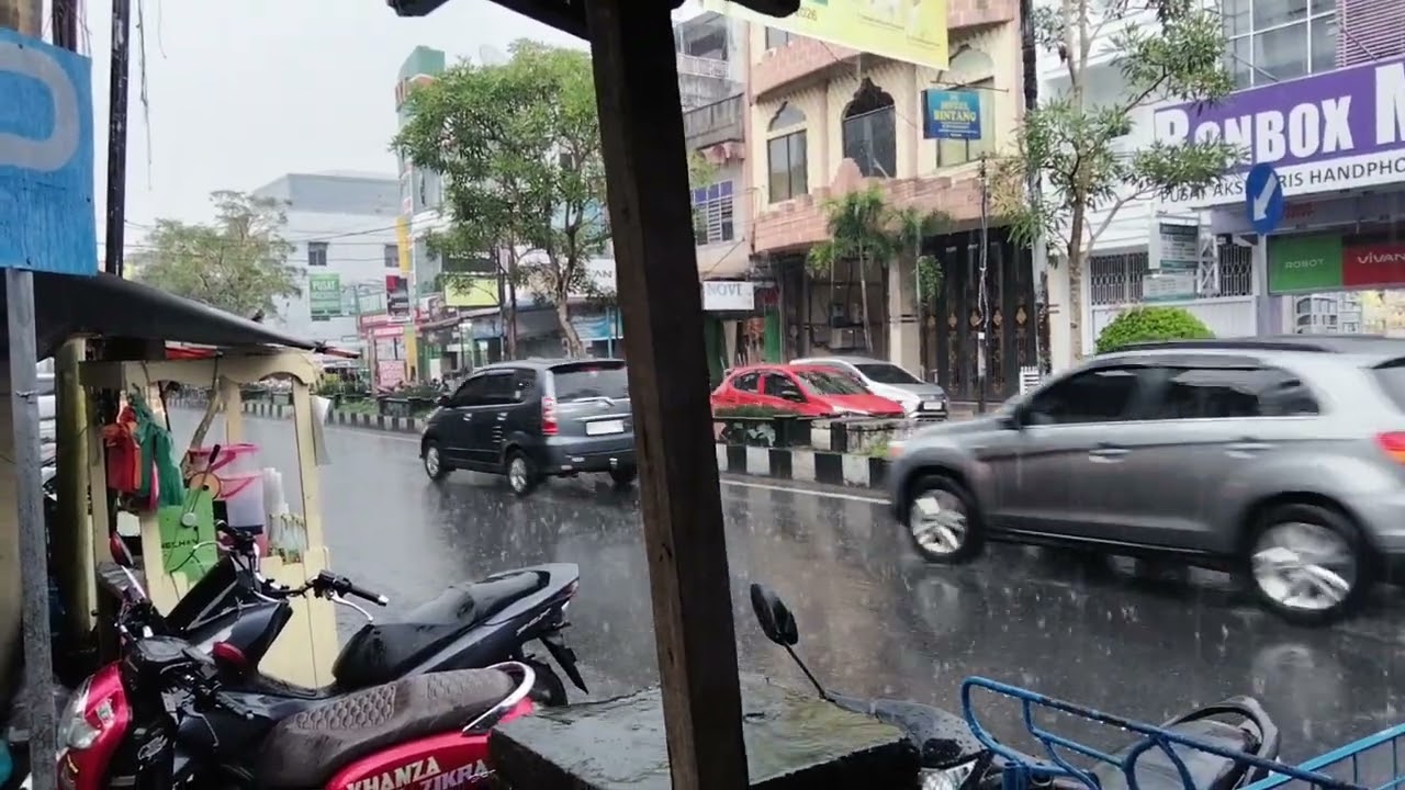 Sekitar Kisaran !!! Hujan Sore Hari Di Jalan Imam Bonjol 