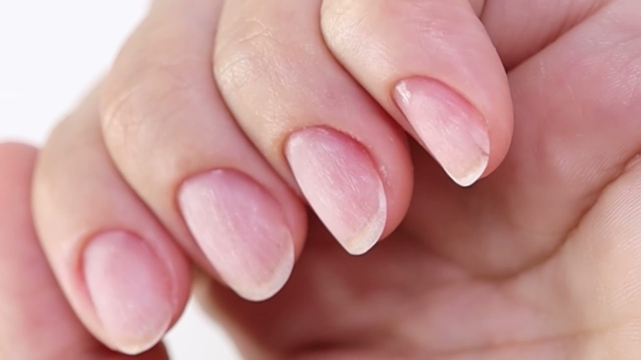 Técnica de Russian manicure + aplicación de gel Polish en uñas naturales - Ibett Nails