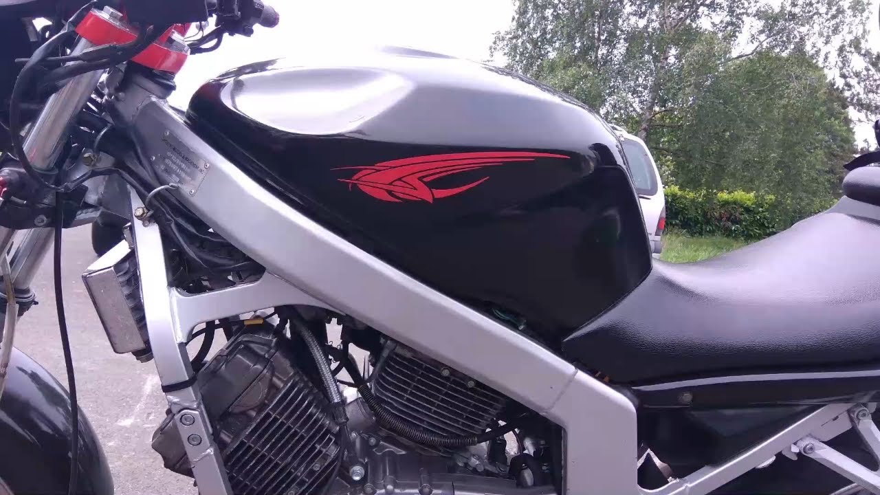Transformation d'une Hyosung Comet GT 125