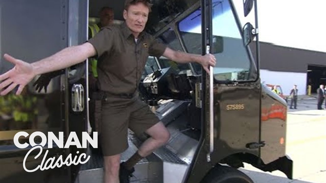 Конан становится курьером UPS | Вечер с Конаном О’Брайеном