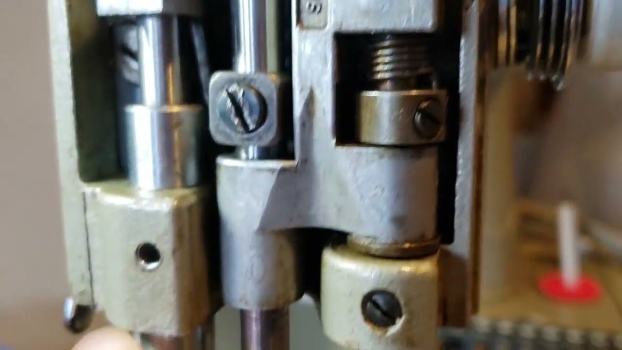 singer 328K , a lot noise when sew/mucho ruido al coser. part 1