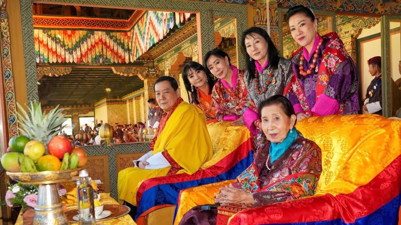 PERFECT WORLD in BHUTAN, GLOBAL PEACE PRAYER offered by The ROYAL FAMILY to the WELFARE of the WORLD