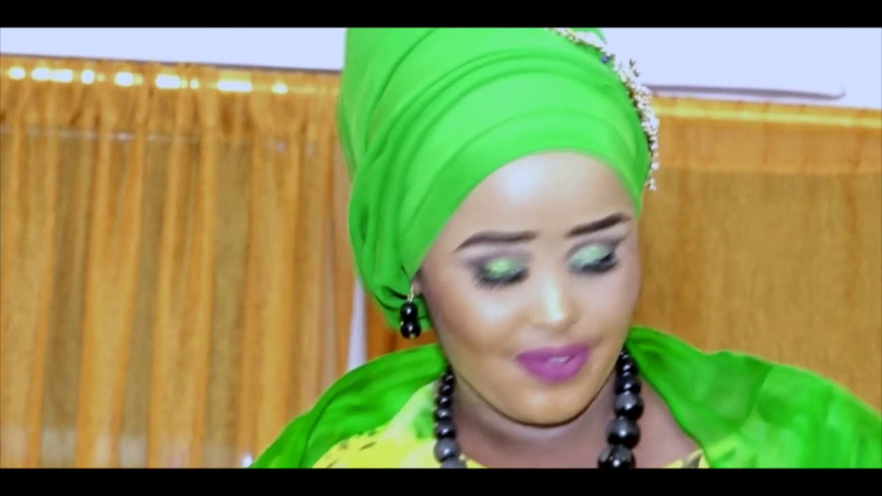 Nadiira Nayruus | MAH MAH HORO | Hees Yaable (Live Stage)