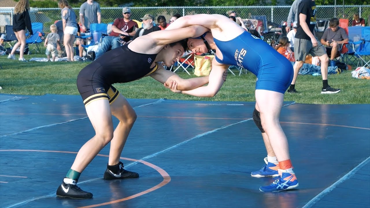 Adam Haas of Shoreland Lutheran HS [G] v. Michael Mueller of Oshkosh West HS [R] (145)