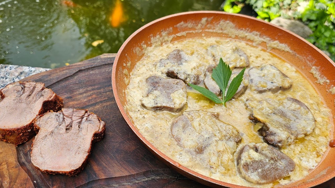 Limbă de vacă în sos de smântână și Mezel din limba de vaca.