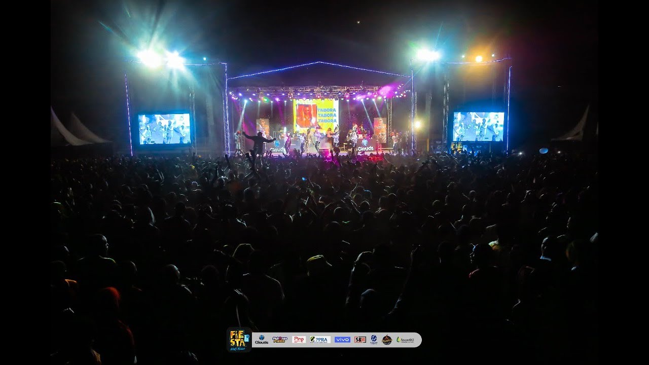 TABORA WAIMBA MISTARI YA HARMONIZE KWENYE SHOW YA MABANTU  | FIESTA 2022