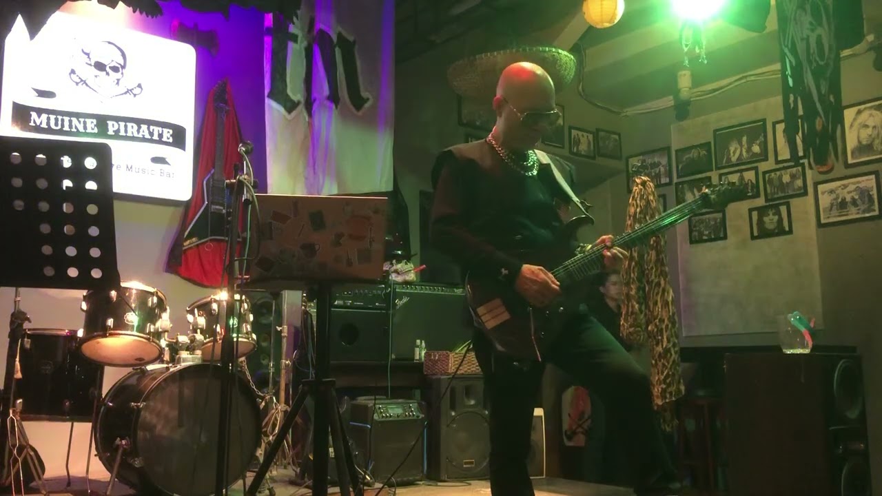 C-Rock Bluesman Vietnam 🇻🇳- Story Of The Blues (Gary Moore) live at C-Rock Blues Club