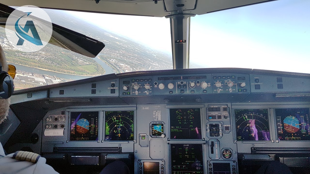 COCKPIT LANDING | Awesome Flight Deck Airbus A319 Approach at Cologne Airport