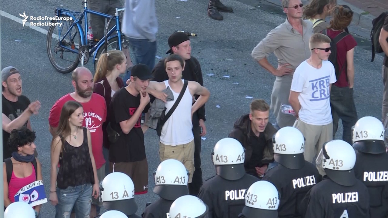Police Turn Water Cannon on #WelcomeToHell G20 Protesters