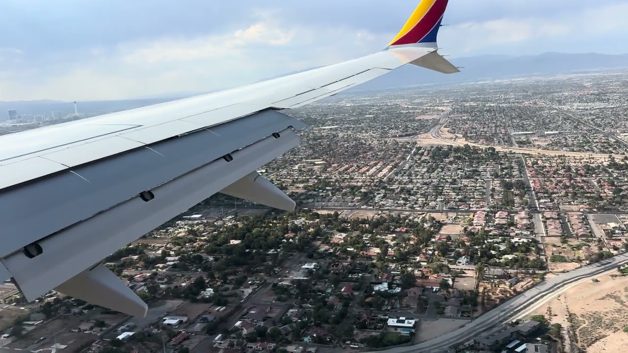 Beautiful afternoon Las Vegas, Nevada Landing (DAL-LAS)