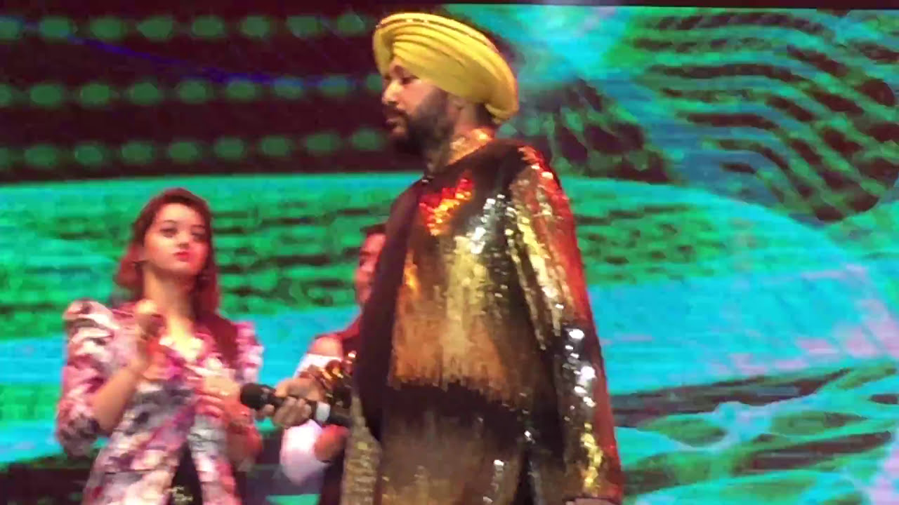 Mika Singh And Daler Mehndi Live in Leisure Valley Gurgaon