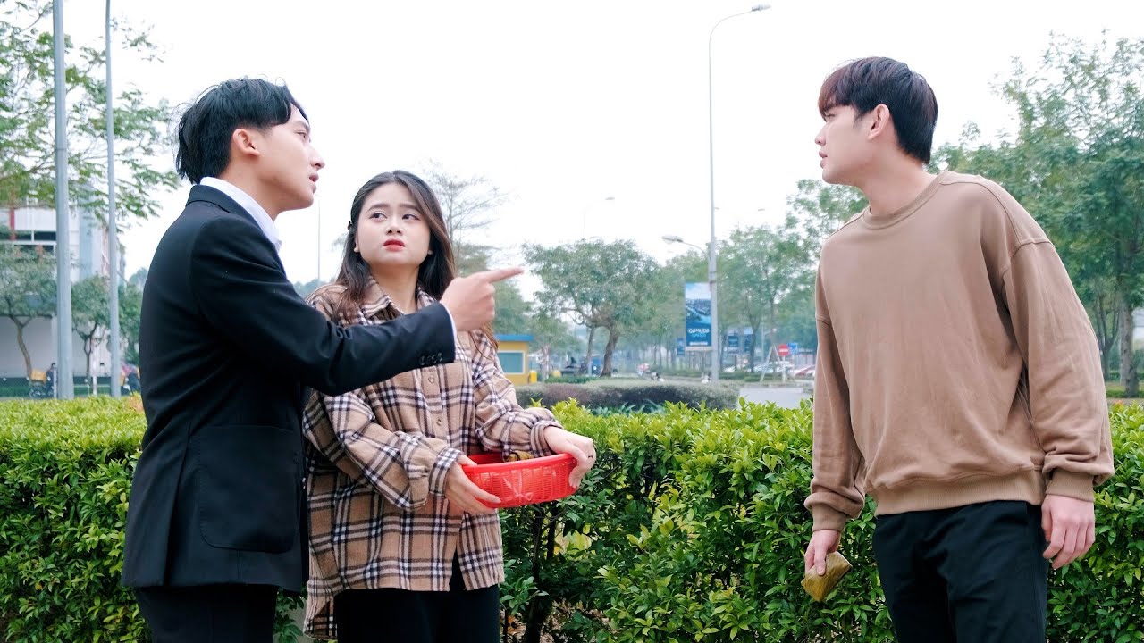 Chủ Tịch Giải Vây Cho Cô Gái Bán Bánh Dạo Và Cái Kết - Đừng Coi Thường Người Khác - Tập 501