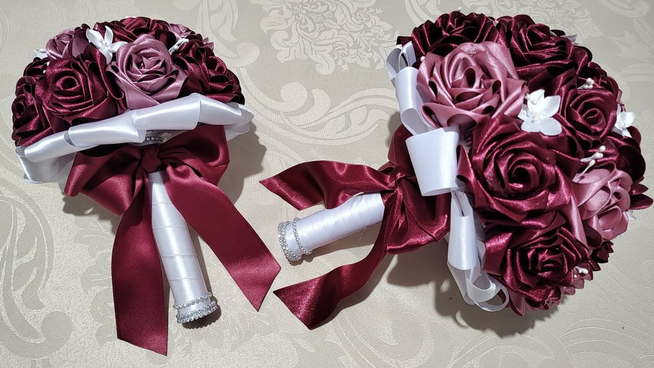 Buquê de Noivas com Rosas de Cetim