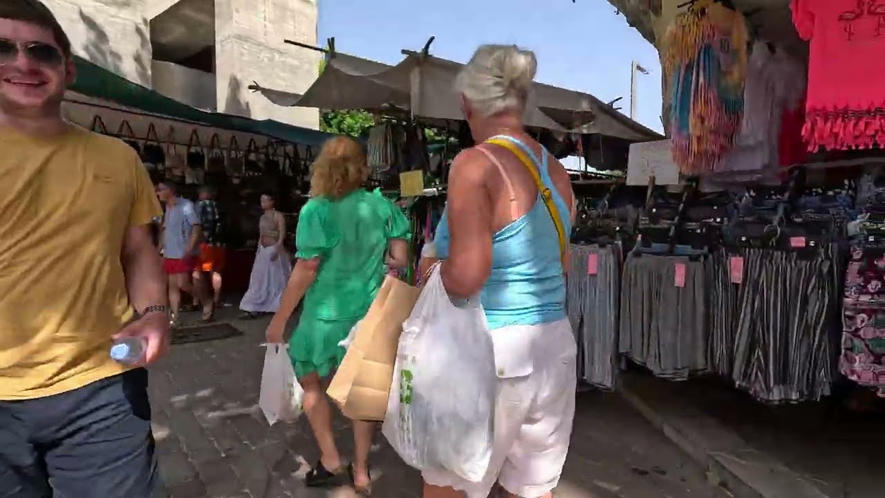 alcudia market day - old town