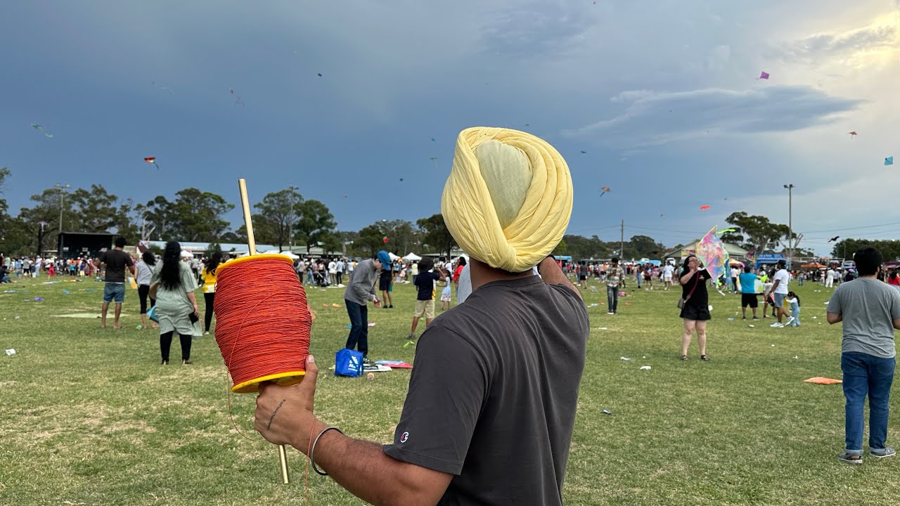 Flying Kites On SUNDAY 😰 🇦🇺  Patangbazi in Australia |Pakistani Kites