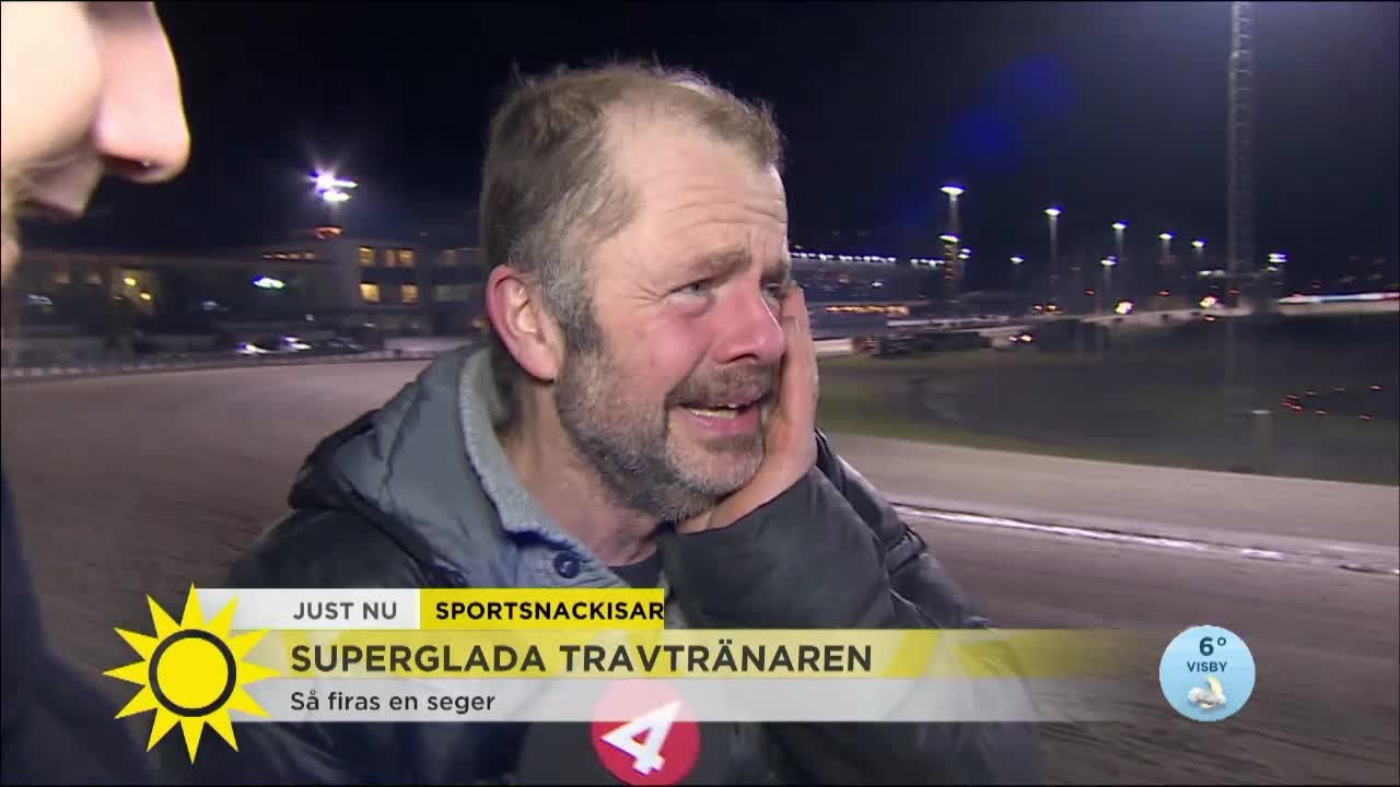 Här spårar superglada travtränaren ur efter segern: 