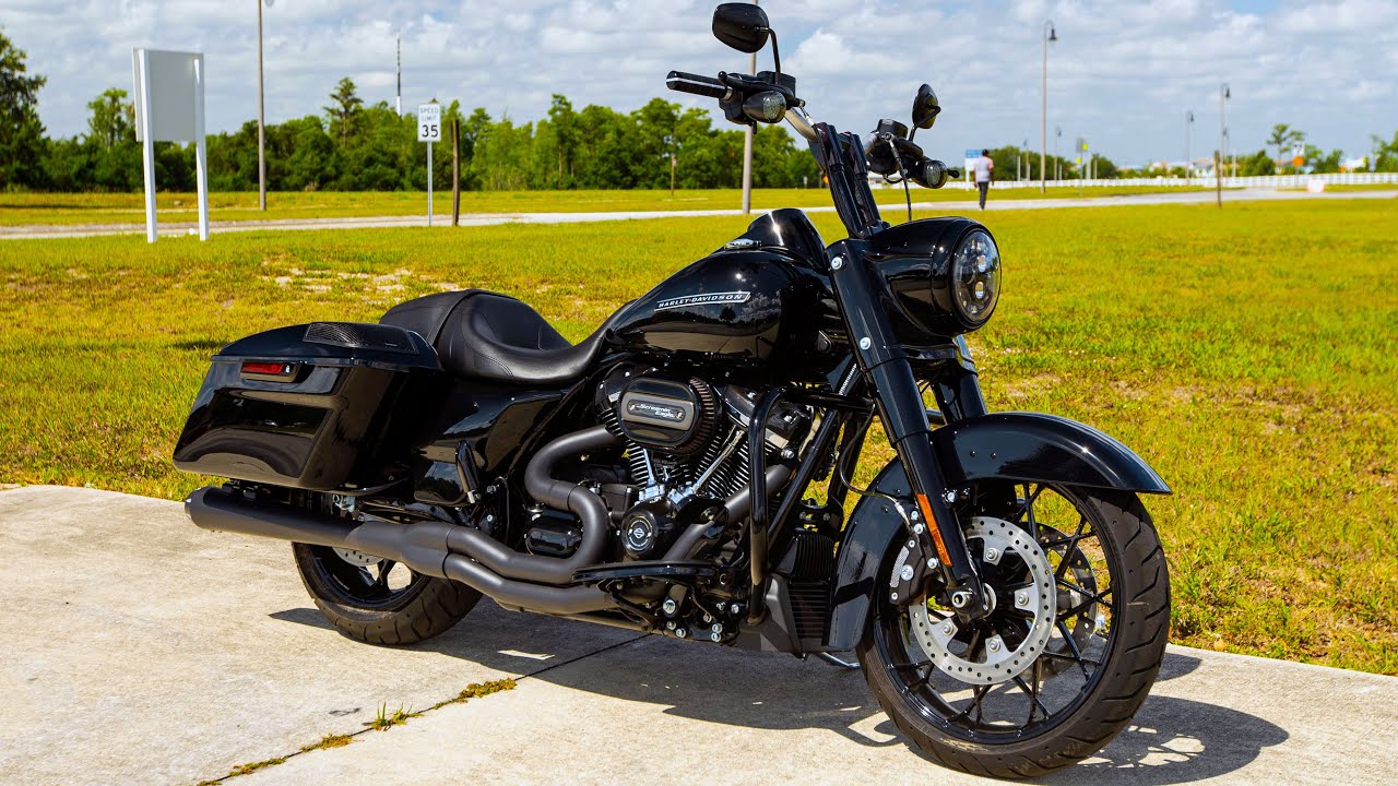 2020 Harley-Davidson Road King Custom Build Walkaround REVIEW