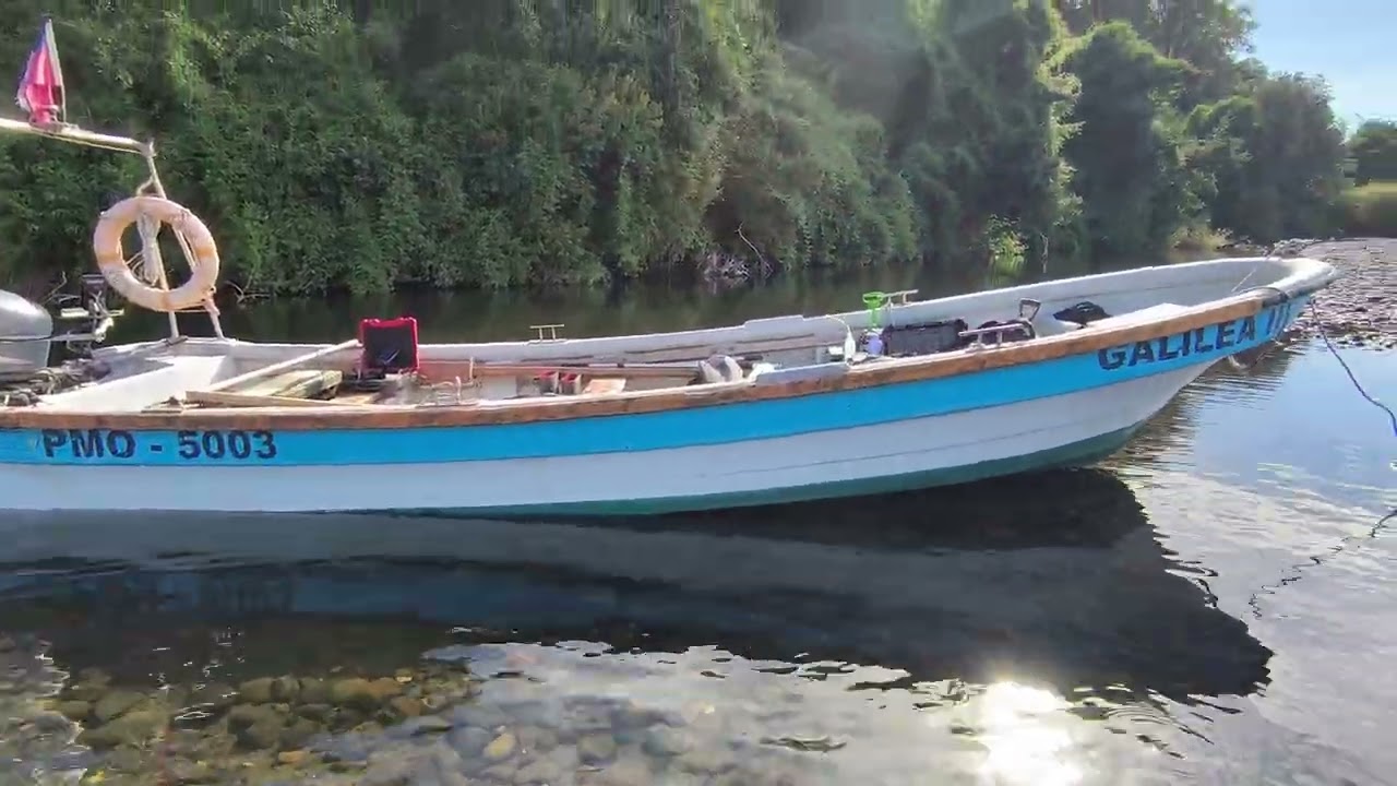 Rio Bueno extremadamente bajo, con la  Galilea II .
