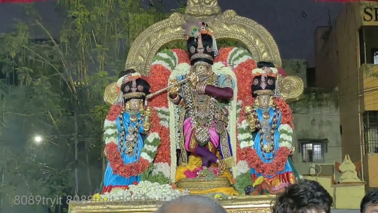 ஸ்ரீ அழகியசிங்கர் (ஸ்ரீ நரசிம்மர்)ஸ்ரீவேணுகோபாலன்திருக்கோலம் தவனோதாஸவம்-2 