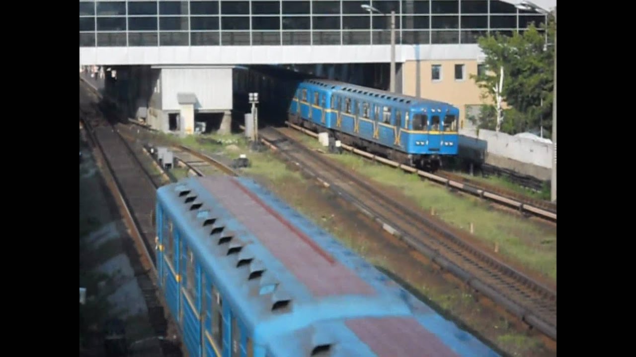 Поезда метро и троллейбусы на Дарнице под 