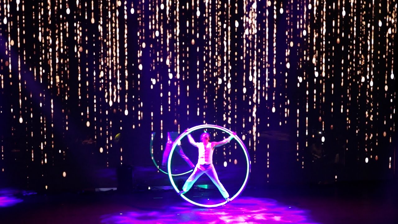 ARABESQUE | LED Cyr wheel act/ Spectacle roue Cyr LED