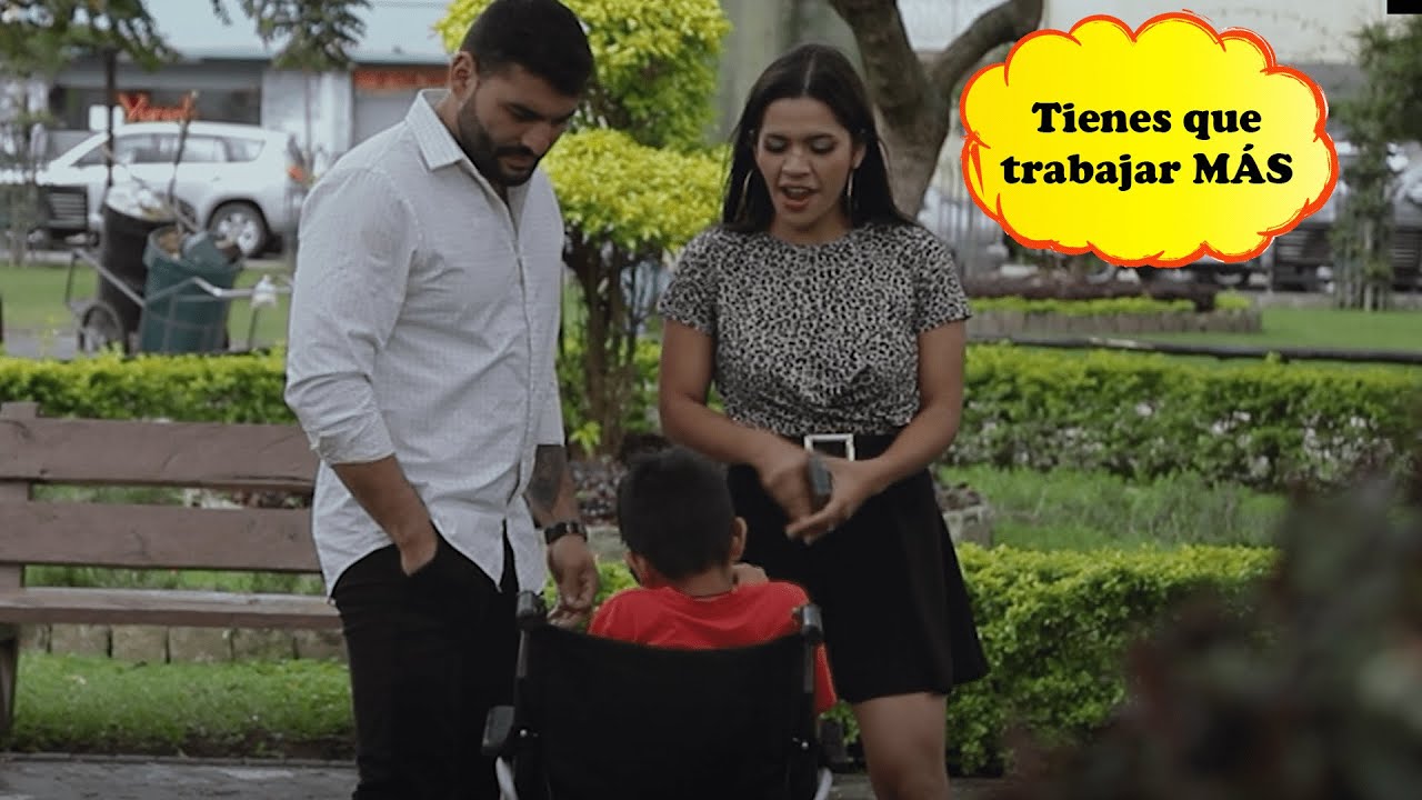 Obligaron a su Hijo a trabajar en la calle, hasta que la vida le dió una gran lección