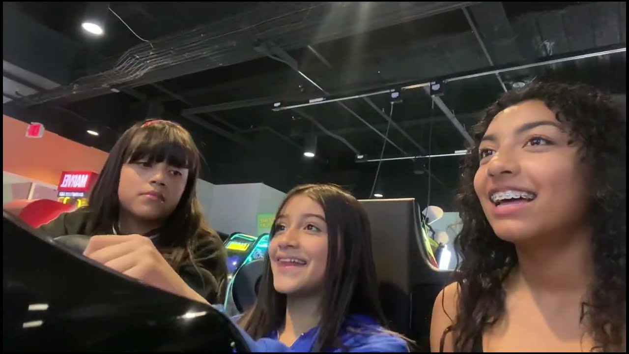 Hanging at the mall! 1st video of GG!