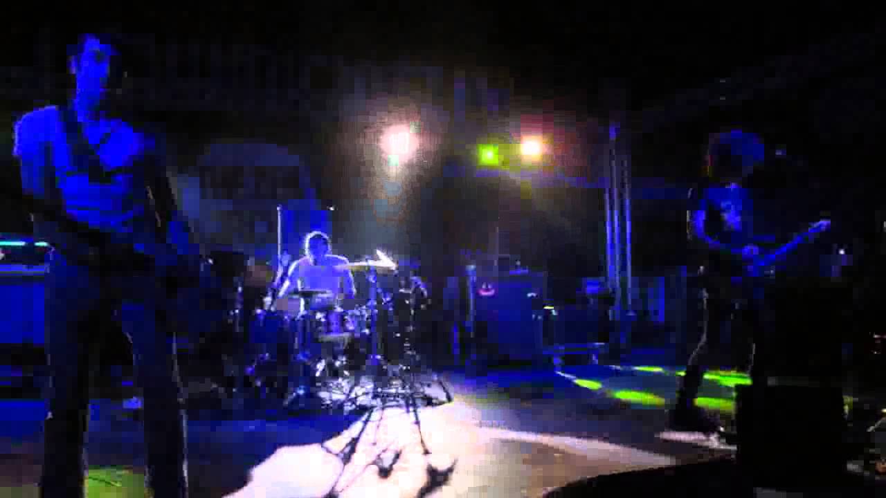 nati per subire - zen circus live @ Livello 11/8 - Lecce (28.12.12)